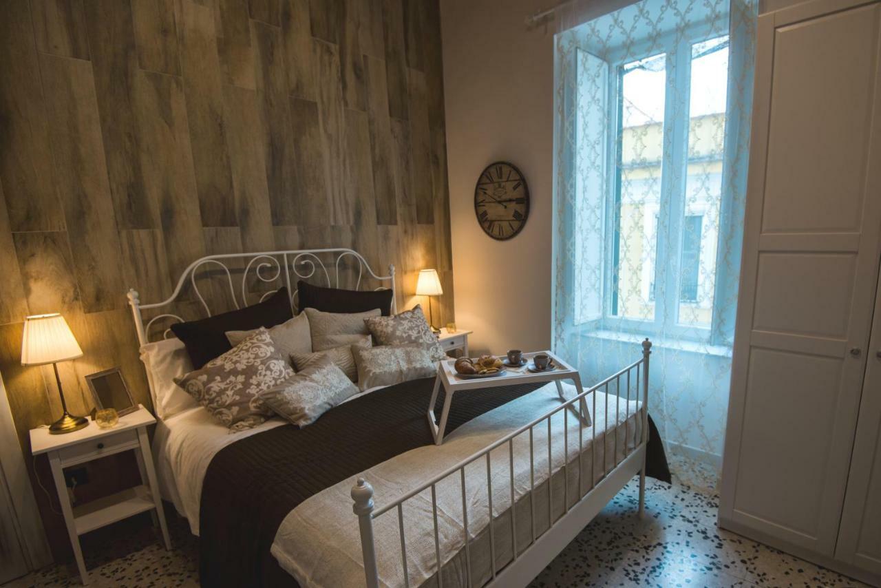 エレガント B＆B イル ヴィコロ ストリコ サレルノ Bed & Breakfast エクステリア 写真